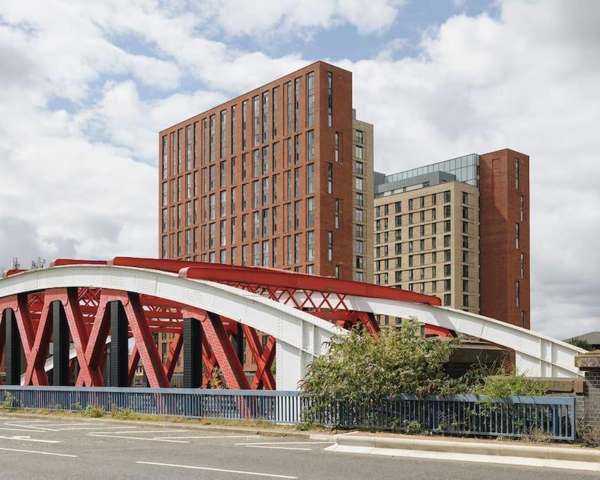 Modern Trafford 1Br Apartment-Free Parking-Cinema Room Manchester Extérieur photo