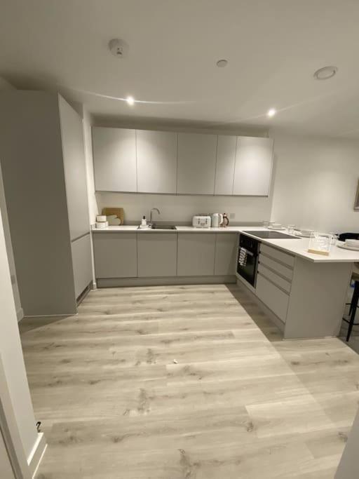 Modern Trafford 1Br Apartment-Free Parking-Cinema Room Manchester Extérieur photo